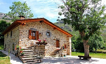 Casa Rural Rio Lunada I y II en Espinosa de los Monteros, Burgos