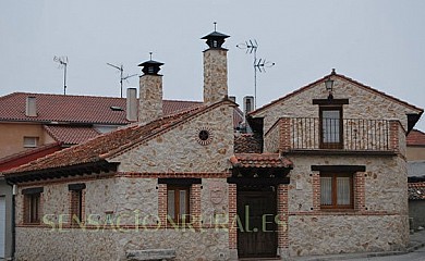 Abuela Dominga en Sanchonuño - Foto 1, Segovia