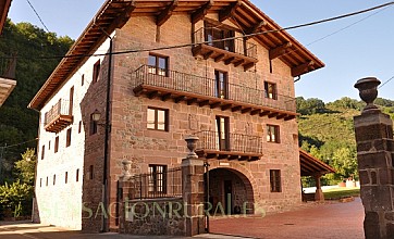 Casa rural Barbenea I y II en Oronoz, Navarra