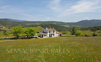 Cortijo los Bogonales en Arroyomolinos De Leon - Foto 1, Huelva