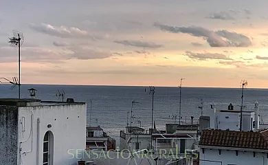 Amplia casa con terraza y garaje privado en el centro urbano