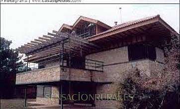 La Casa, la Casita y la Casona de la Reserva, en Arenas de San Pedro, Ávila
