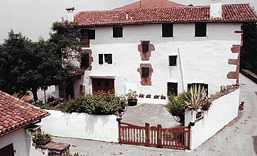 Casa Sueldegia en Zugarramurdi, Navarra