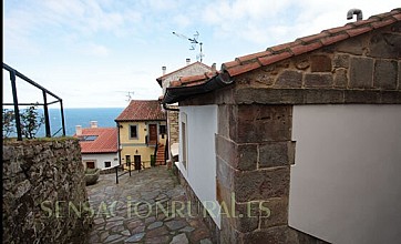 Casa el Santu en Lastres, Asturias