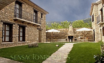 Casa Basilisa I y II en Anies, Huesca
