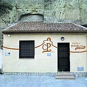 Cueva Rural Castillo de Peñaflor 001