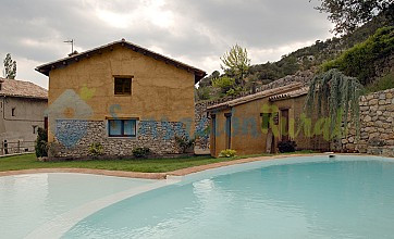 Casa Espunyes y El Cobert de L'Era en Odèn, Lleida