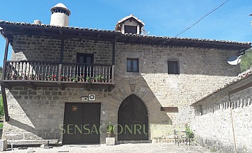 Casa Manchito I y II en Izal, Navarra