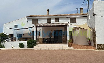 Caserío Los Chacones y Casa El Roble en Moratalla, Murcia
