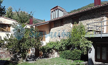 Casas de Cuevas en Cuevas de Viñayo, León
