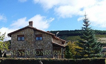 Casa La Cabezuela, Cabaña El Álamo y Chalet Guia de Gredos en Hoyos Del Espino, Ávila