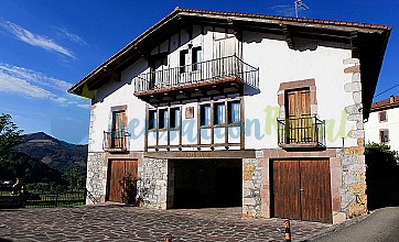 Casa Gamioa I y II en Gartzain, Navarra