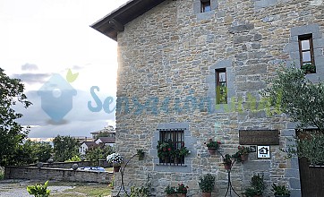 Casa Rural Jauregi Landa Etxea en Aranguren, Navarra