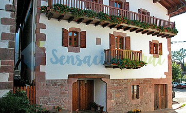 Casa Rural Kastonea I y II en Erratzu, Navarra