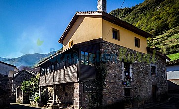 Núcleo Rural La Corte en Villar de Vildas, Asturias