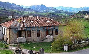 La Casona de Villabaju I en San Román de Villa, Asturias
