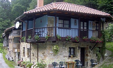 Casa Raicéu en Espinaredo, Asturias