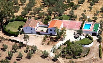Cortijo Nuestra Señora de las Angustias en Alanis, Sevilla